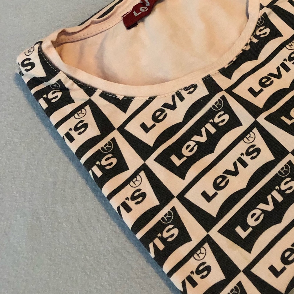 Levi’s pink shirt